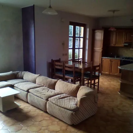 Appartement Trilocale Con Ampio Giardino