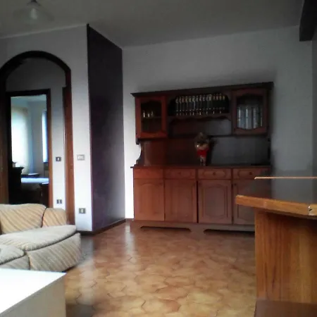 Trilocale Con Ampio Giardino Appartement *
